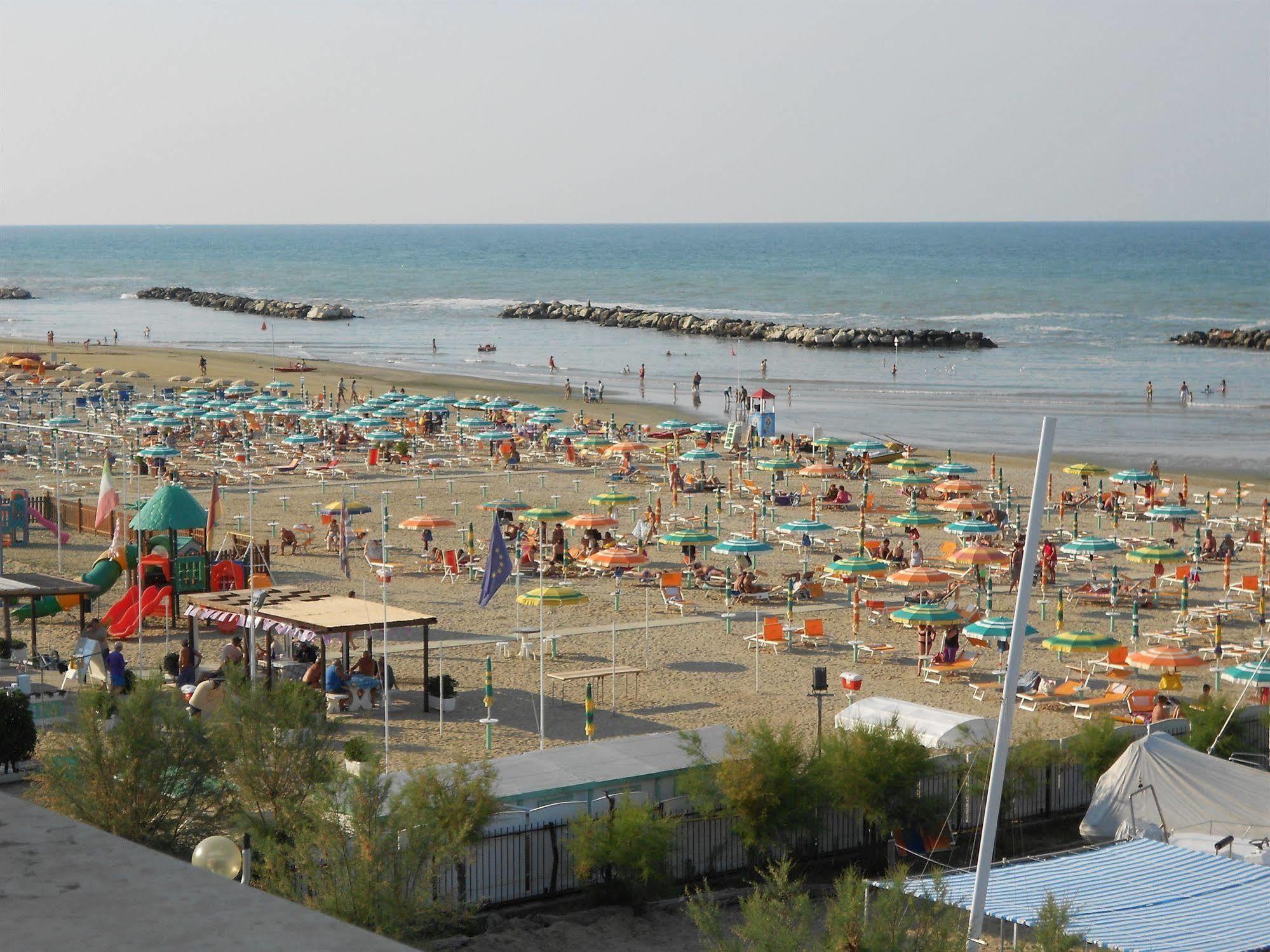 Hotel Laguna Blu Rimini Eksteriør billede